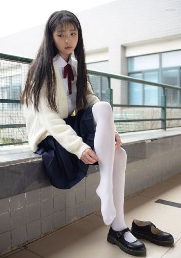 年轻小寡妇_午夜在线观看完整版