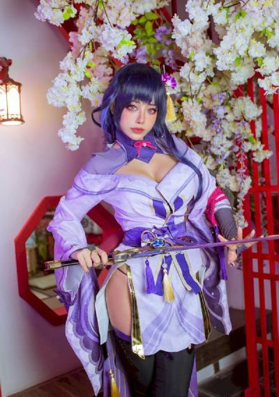 能干的女秘书_蓝光神马在线观看